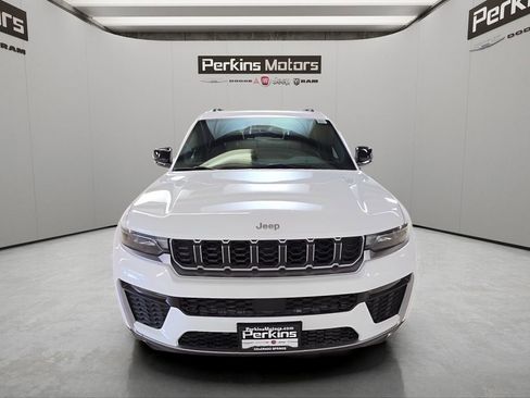 New 2026 Jeep Grand Cherokee L Limited AWD/4WD image 8