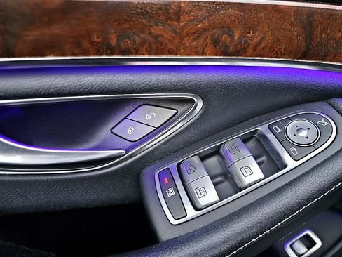 Used 2014 Mercedes-Benz S 550 Sedan image 24
