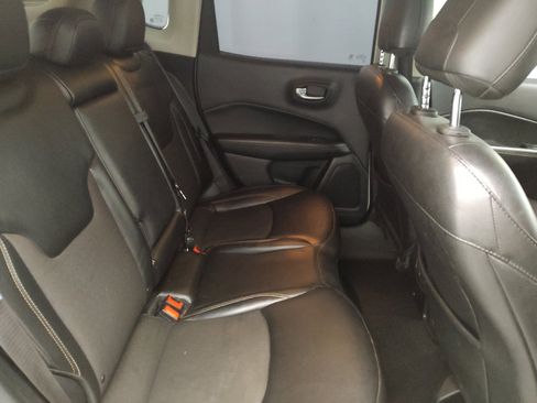 Used 2021 Jeep Compass Latitude FWD image 19
