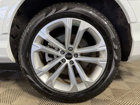 Used 2025 Audi Q7 3.0T Premium Plus AWD/4WD image 23