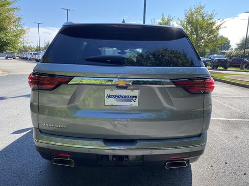 Used 2023 Chevrolet Traverse High Country FWD image 8