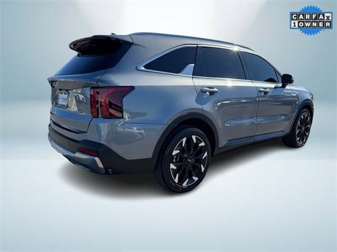 Used 2024 Kia Sorento EX w/ Panoramic Sunroof Package image 5