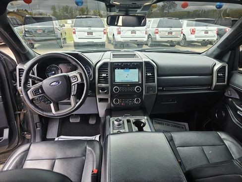 Used 2018 Ford Expedition Max XLT w/ Equipment Group 202A AWD/4WD image 13