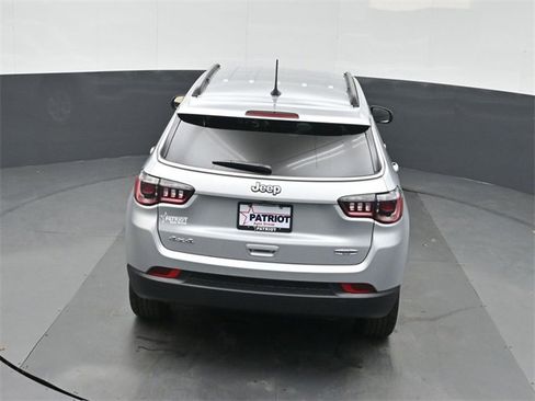 New 2026 Jeep Compass Latitude image 32