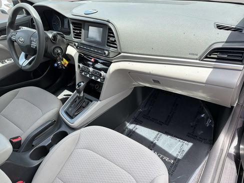 Used 2020 Hyundai Elantra SE FWD image 10
