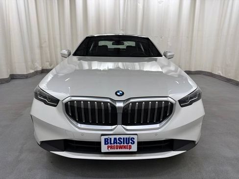 Used 2024 BMW 530i xDrive w/ Premium Package AWD/4WD image 8