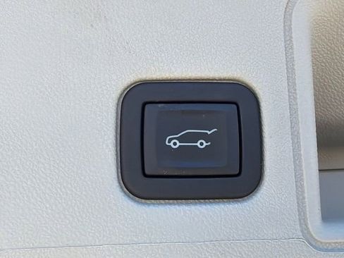 Certified 2024 GMC Terrain Denali w/ Denali Premium Package AWD/4WD image 19