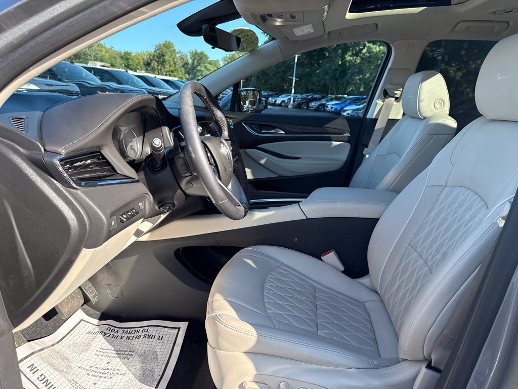 Used 2024 Buick Enclave Avenir w/ Avenir Technology Package AWD/4WD image 9