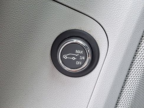 Certified 2017 GMC Acadia SLT FWD image 28