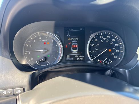 Used 2023 INFINITI Q50 Luxe w/ Cargo Package image 7