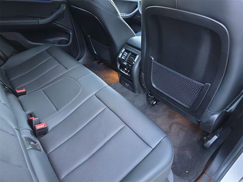 Used 2024 BMW X4 xDrive30i w/ Parking Assistance Package image 13