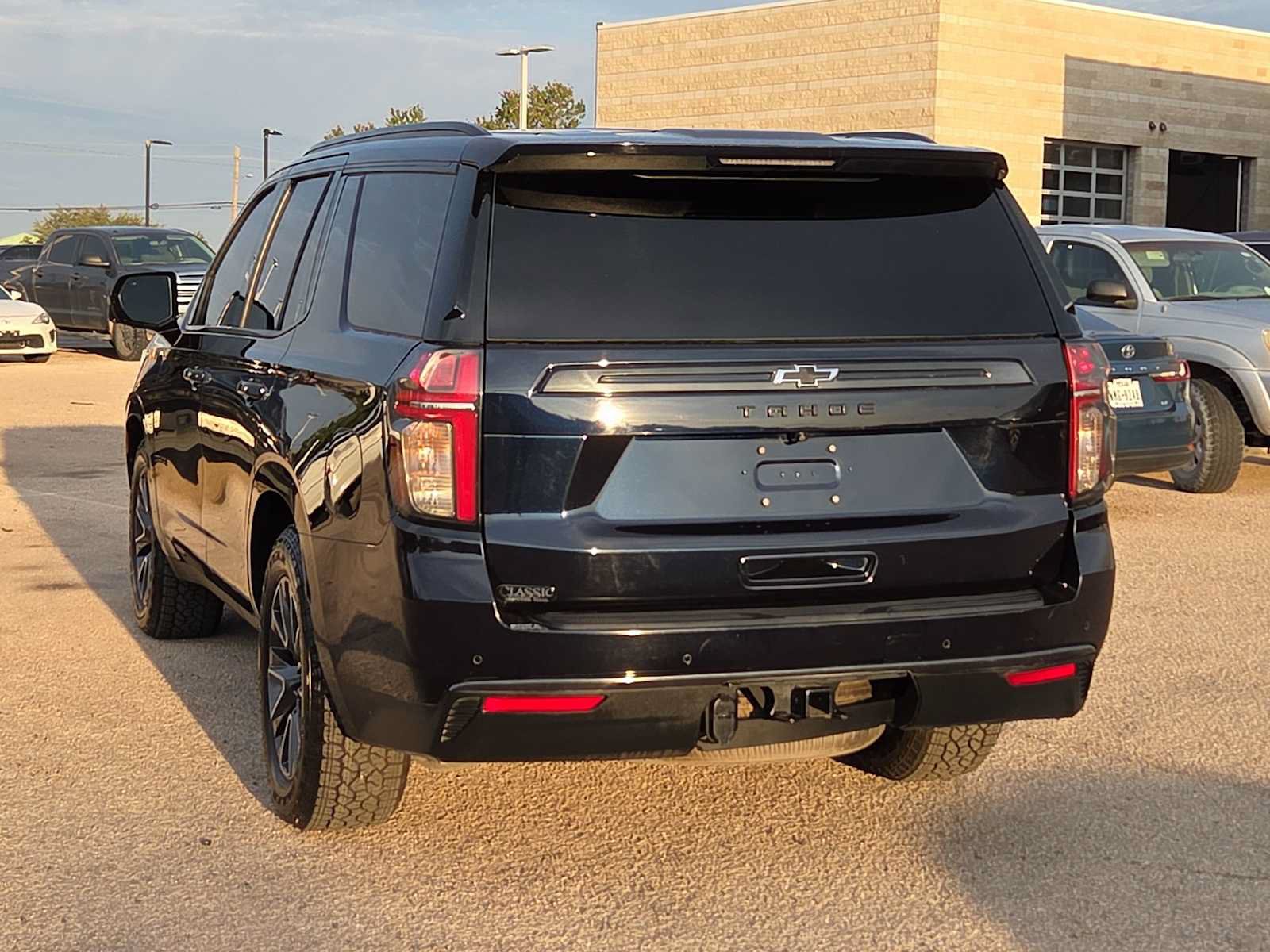 Used 2022 Chevrolet Tahoe Z71 w/ Z71 Off-Road Package AWD/4WD image 7