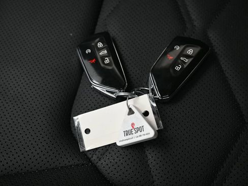 Used 2024 Volkswagen Atlas Cross Sport SE w/ Panoramic Sunroof Package image 31