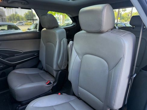 Used 2017 Hyundai Santa Fe Limited FWD image 13