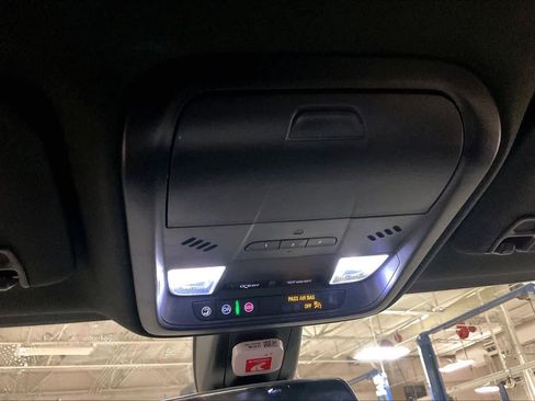 Used 2020 Cadillac XT5 Luxury image 36