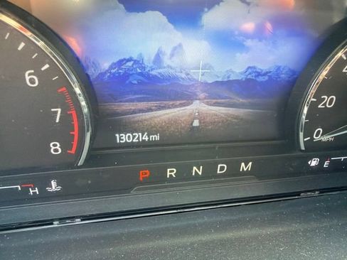 Used 2020 Ford Explorer XLT w/ Equipment Group 202A AWD/4WD image 5
