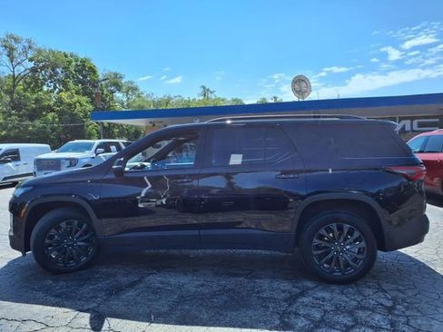 Used 2023 Chevrolet Traverse RS image 12