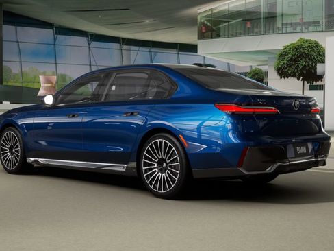 New 2026 BMW 740i xDrive w/ Executive Package image 29