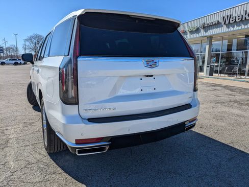 Used 2022 Cadillac Escalade Premium Luxury w/ Performance Package image 5