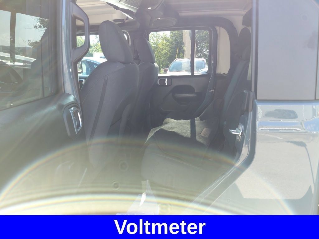 Used 2024 Jeep Gladiator Sport AWD/4WD image 25