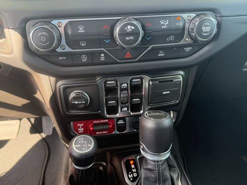 New 2026 Jeep Gladiator Mojave image 14