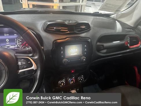 Used 2017 Jeep Renegade Trailhawk AWD/4WD image 21
