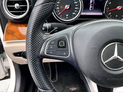 Used 2018 Mercedes-Benz E 300 image 21