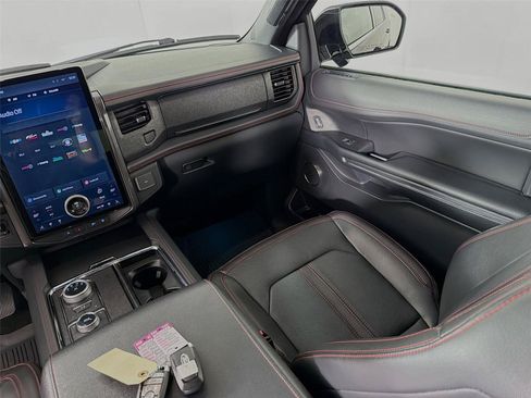 Used 2023 Ford Expedition Limited AWD/4WD image 24
