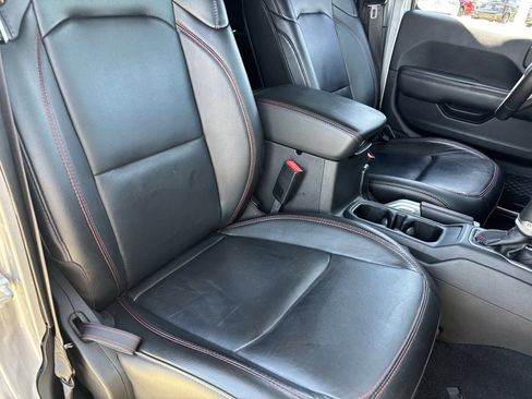 Used 2019 Jeep Wrangler Unlimited Rubicon AWD/4WD image 8