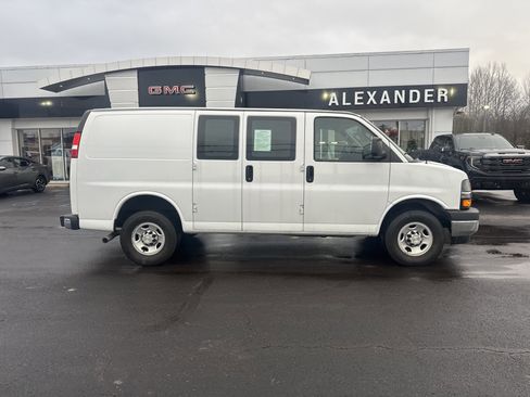 Used 2022 Chevrolet Express 2500 Work Van Full-size Cargo Van w/ Driver Convenience Package image 2
