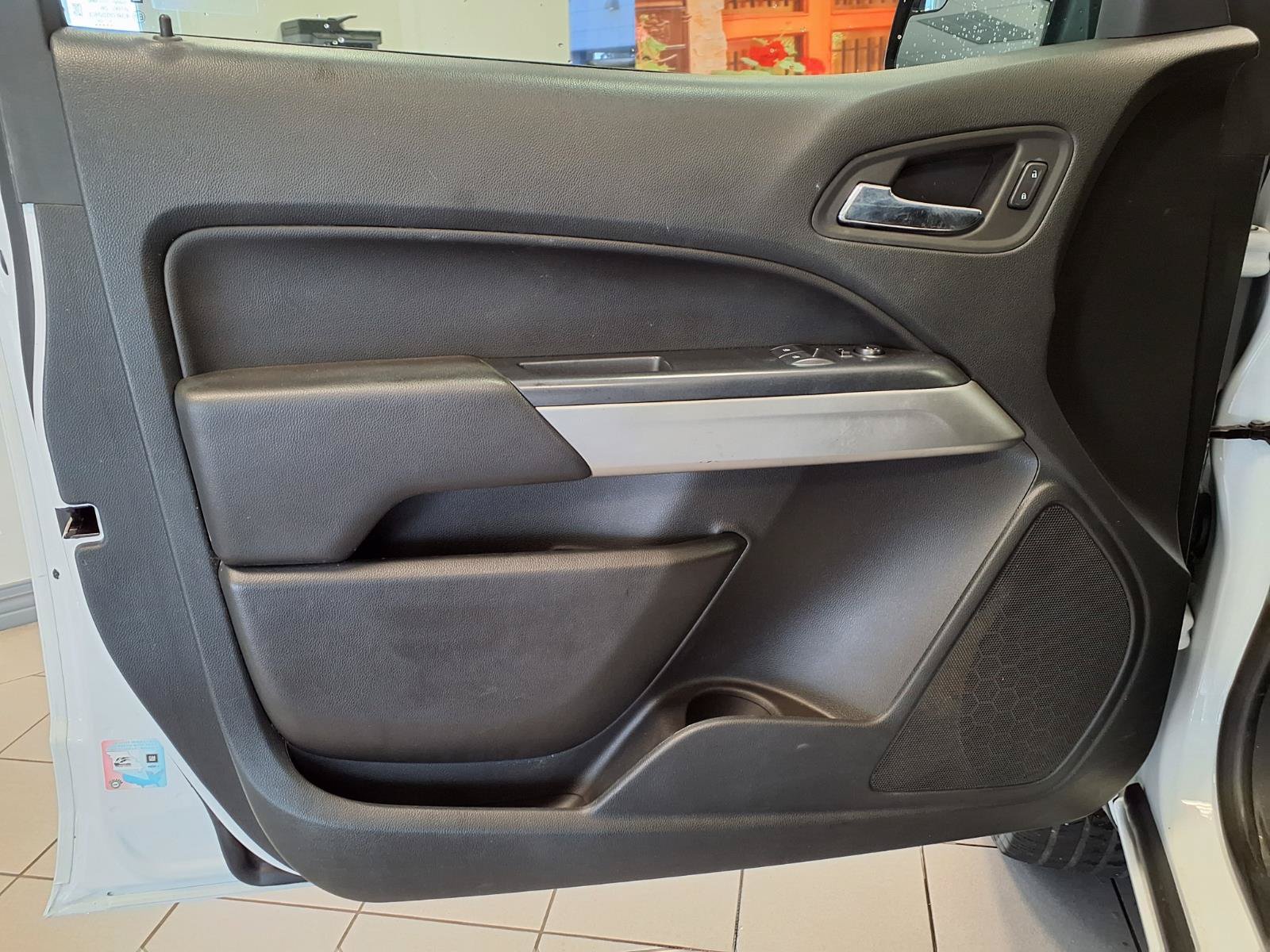 Used 2022 Chevrolet Colorado LT w/ Fleet Safety Package RWD image 17