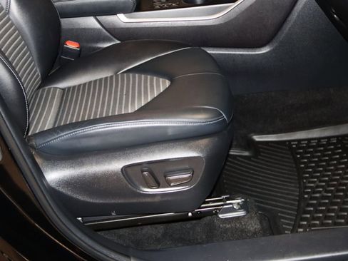 Used 2023 Toyota Highlander L image 54