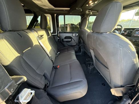 Used 2021 Jeep Wrangler Unlimited Sport AWD/4WD image 17