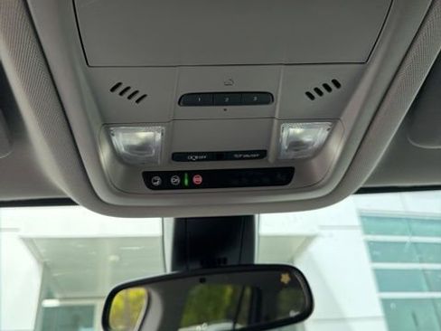 Used 2021 GMC Acadia SLT w/ Elevation Edition image 6