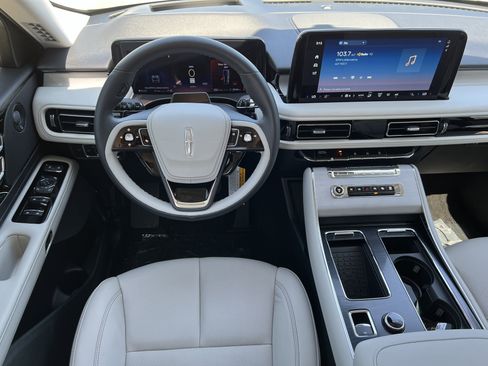 New 2025 Lincoln Aviator Reserve image 17