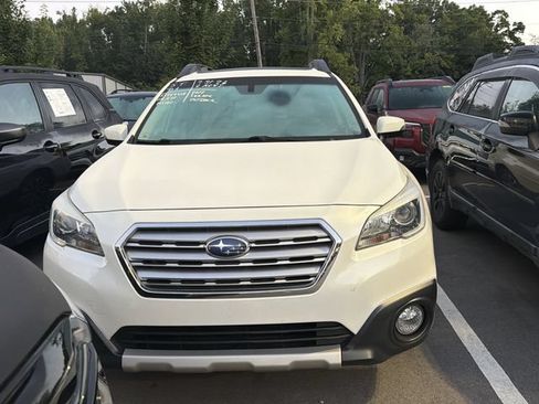 Used 2017 Subaru Outback 2.5i Limited AWD/4WD image 2