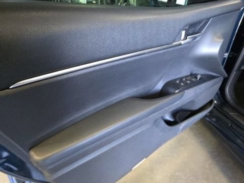 Used 2019 Toyota Camry SE FWD image 13