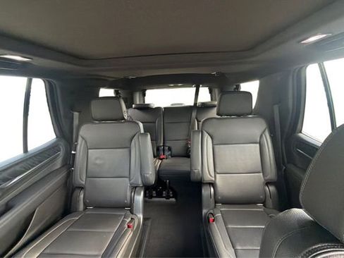 Used 2022 GMC Yukon Denali AWD/4WD image 14