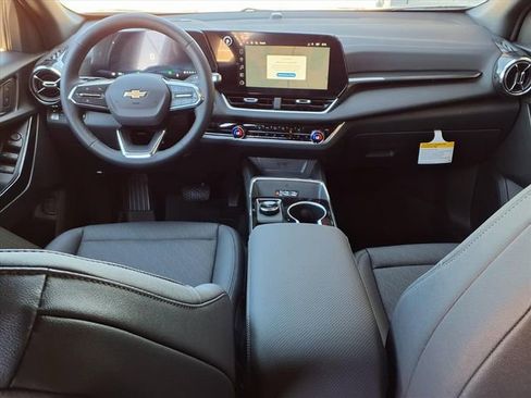 New 2026 Chevrolet Equinox LT w/ Convenience Package II FWD image 7