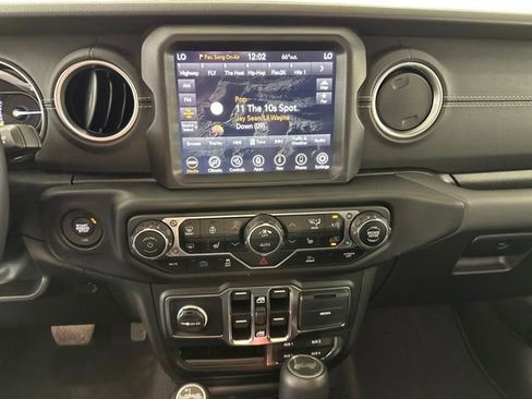 Used 2023 Jeep Wrangler Unlimited Sahara w/ Cold Weather Group AWD/4WD image 21