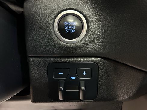 Used 2023 Toyota Tundra Limited AWD/4WD image 16