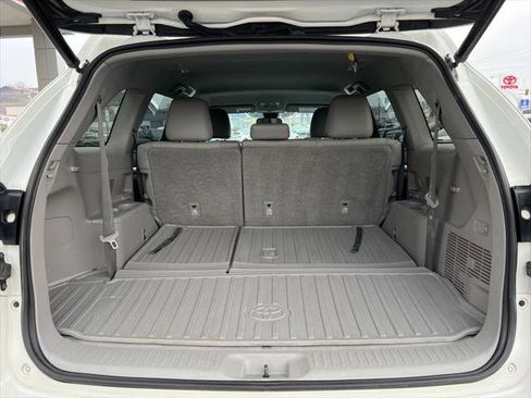 Certified 2019 Toyota Highlander Plus image 23