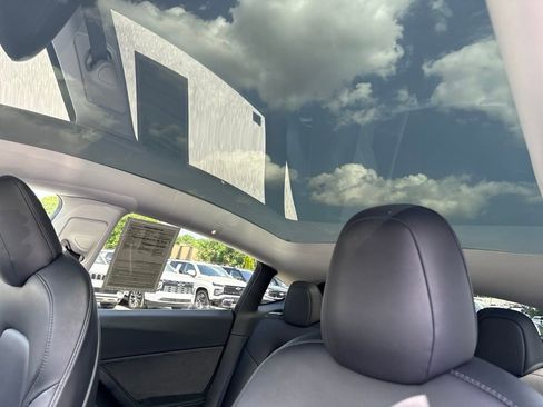 Used 2021 Tesla Model Y Long Range AWD/4WD image 11