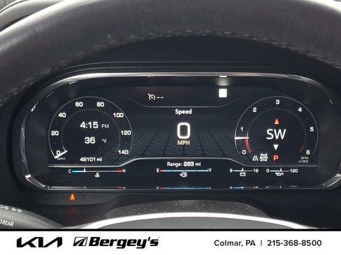 Used 2022 GMC Yukon SLT w/ SLT Luxury Package image 24