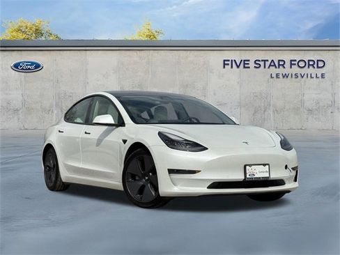 Used 2021 Tesla Model 3 Standard Range image 1