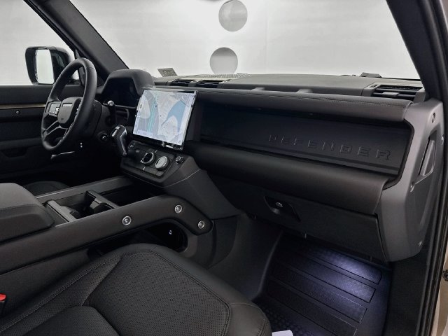 New 2026 Land Rover Defender 110 S AWD/4WD image 31