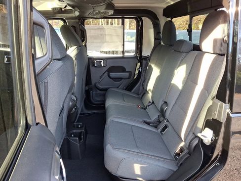 New 2026 Jeep Gladiator Sport image 6