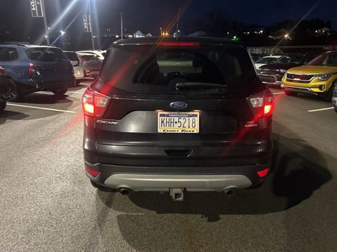 Used 2017 Ford Escape SE image 5