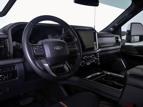 Used 2023 Ford F250 Platinum AWD/4WD image 12