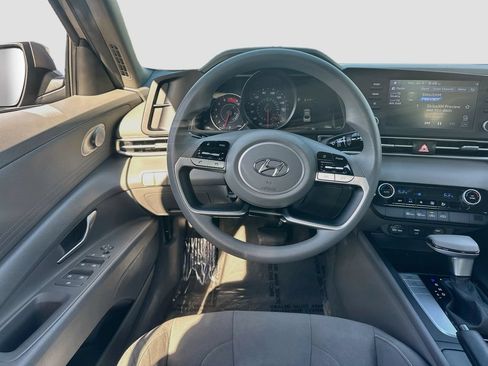 Used 2022 Hyundai Elantra SEL FWD image 20